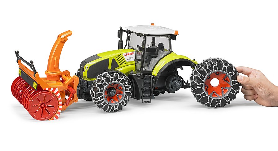 Claas Axion 950 mit Schneeketten und Schneefräse      Artikel Nr. 03017     Größe 48,0 cm × 18,0 cm × 21,0 cm     Altersempfehlung ab 4 Jahren