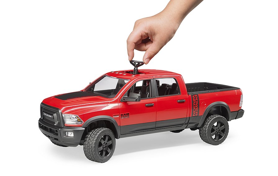 RAM 2500 Power Wagon      Artikel Nr. 02500     Größe 40,0 cm × 17,0 cm × 15,0 cm     Altersempfehlung ab 3 Jahren